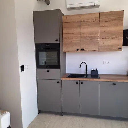 Lu Apartman *