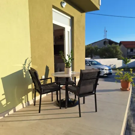 Apartman Lu *