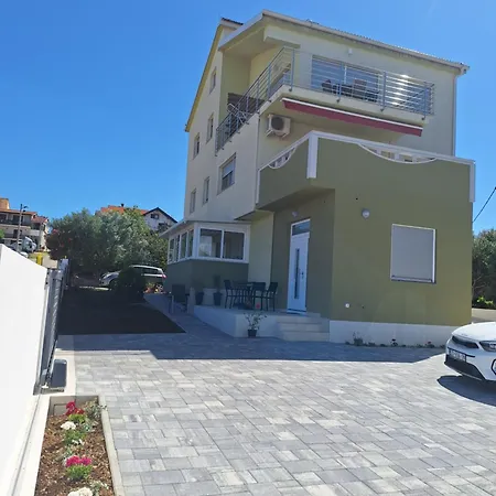 Lu Apartman